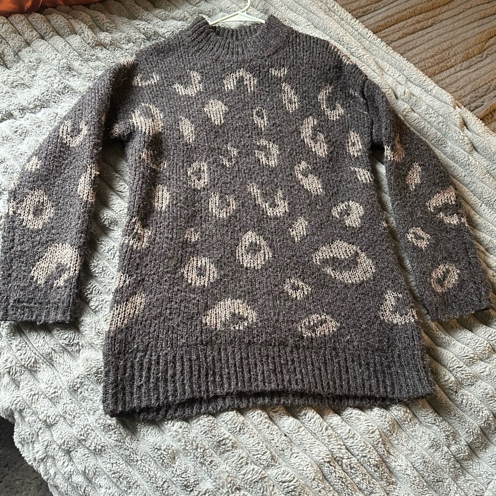 Leopard Print Gray Sweater
